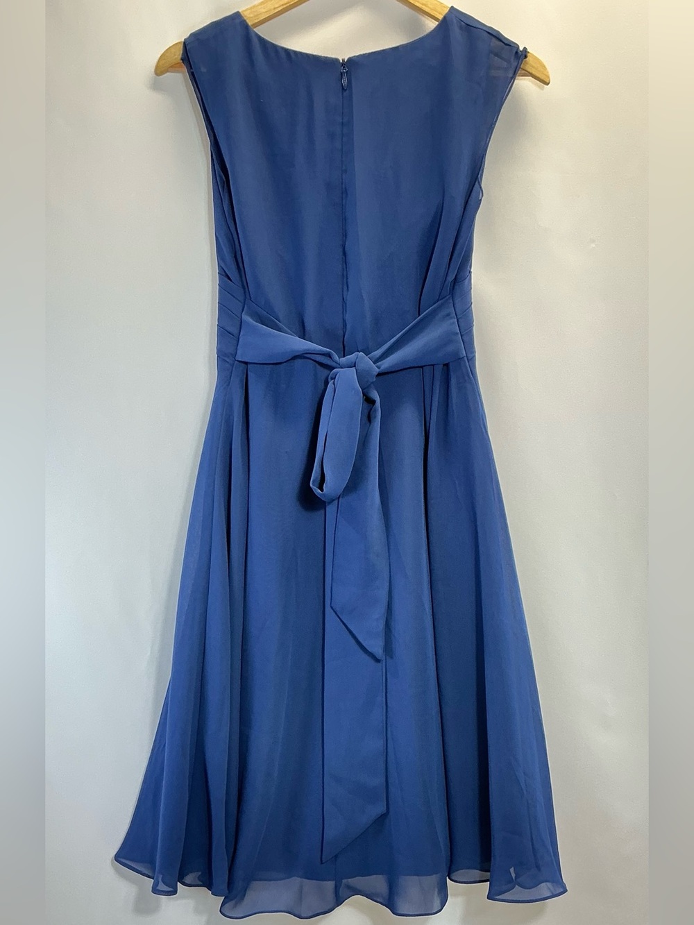 JJ’s House Blue Chiffon Bridesmaid Dress V Neck Sleeveless A-Line Size Unknown - Picture 4 of 9